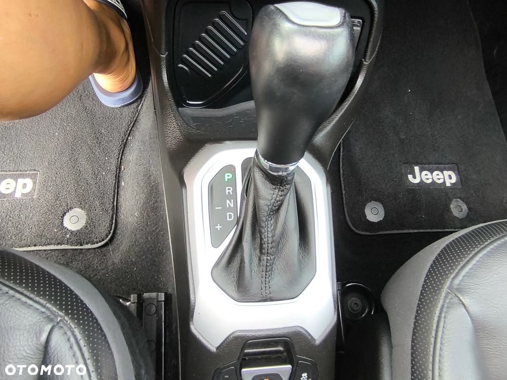 Jeep Renegade 1.4 MultiAir Limited FWD S&S - 33