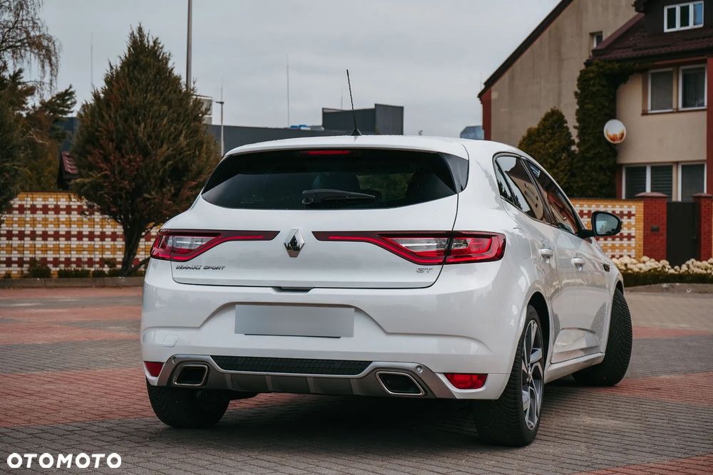 Renault Megane ENERGY TCe 205 EDC GT - 9