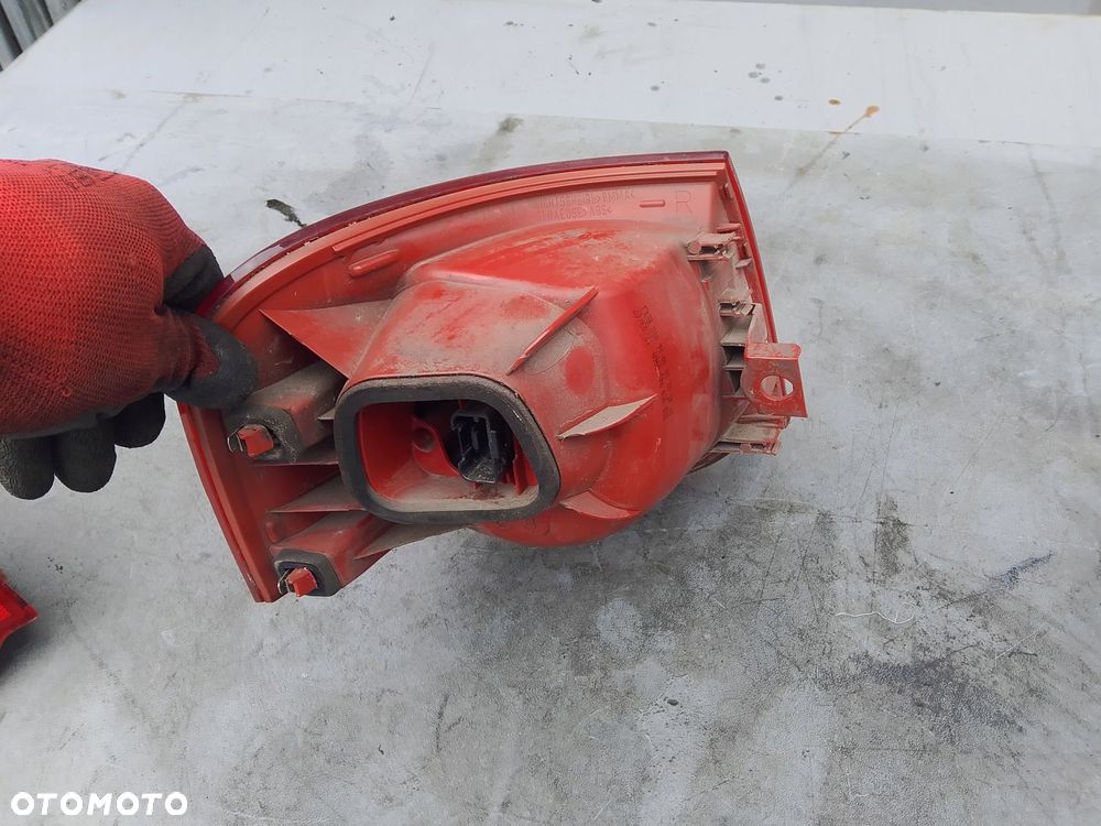 lampa prawa tył vw passat b6 sedan 3c9945096n - 2