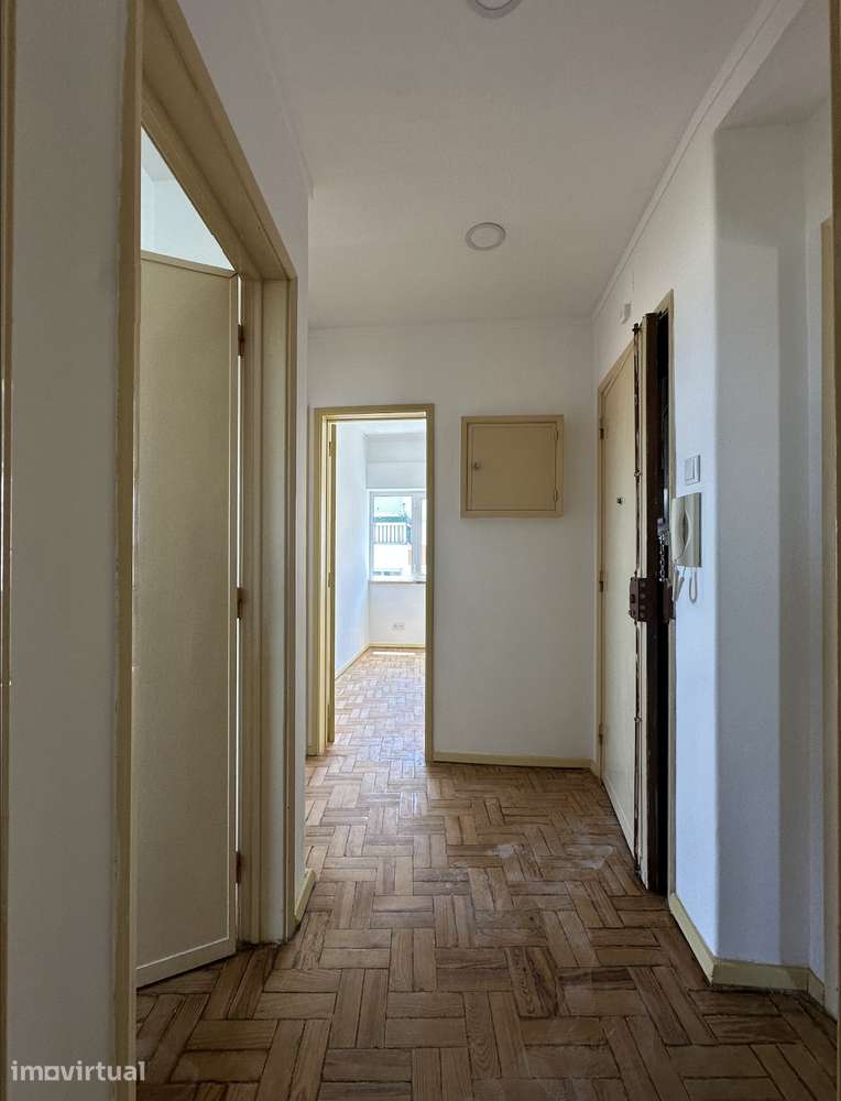 Apartamento T2 com vista, a 3 min da estação da Póvoa de Santa Iria - Grande imagem: 2/27
