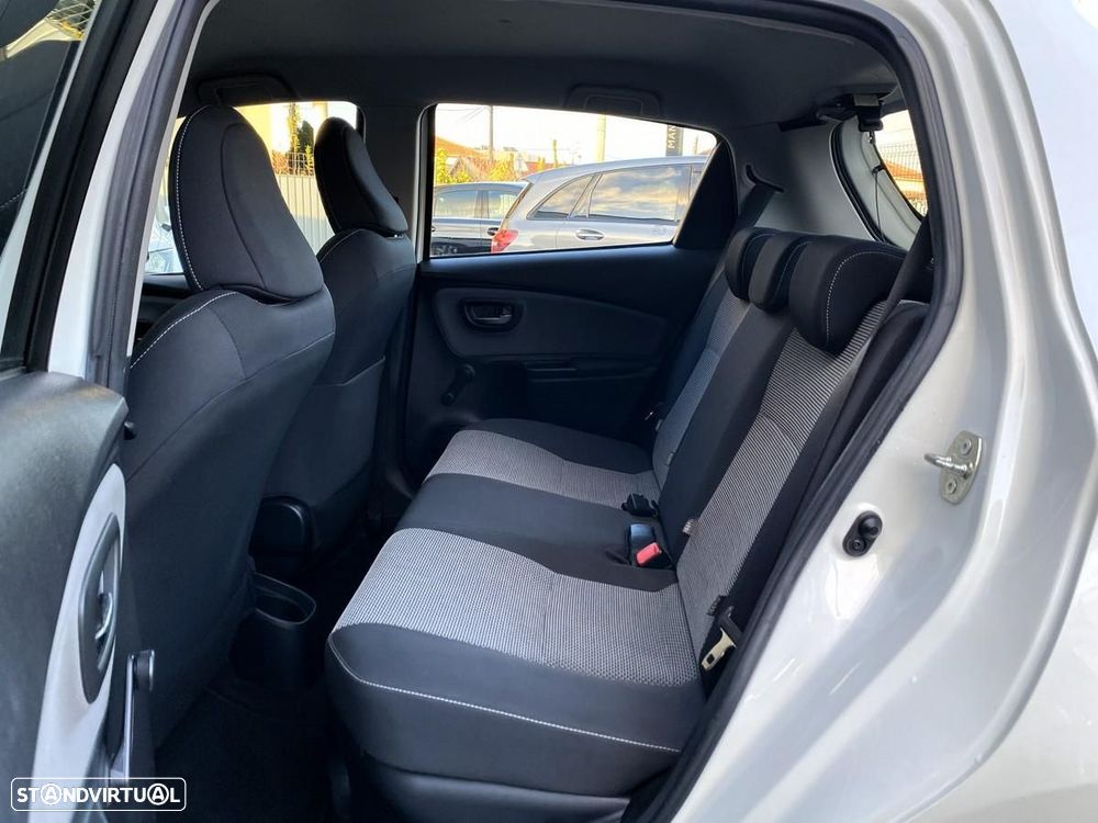 Toyota Yaris 1.5 HSD Active - 26