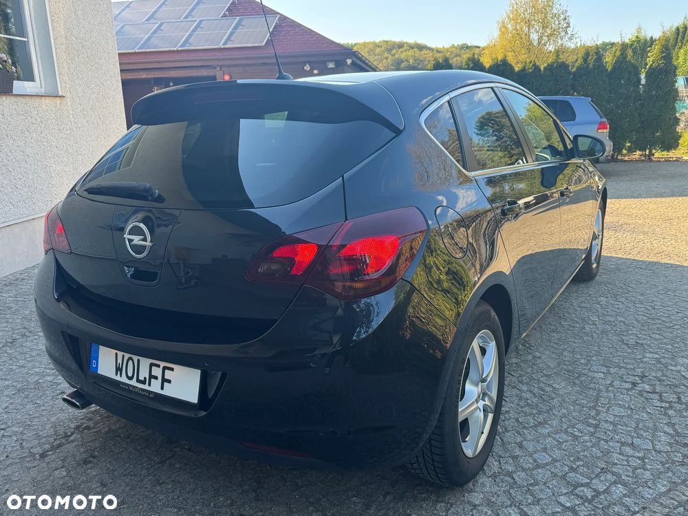 Opel Astra 1.6 Turbo Sport - 3