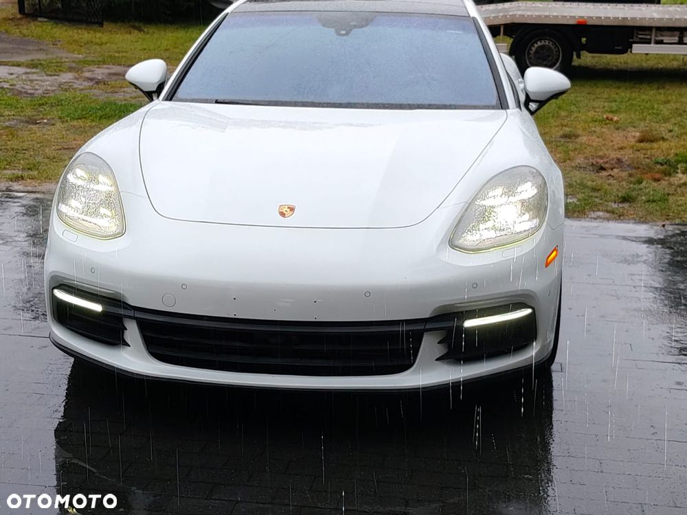 Porsche Panamera - 8
