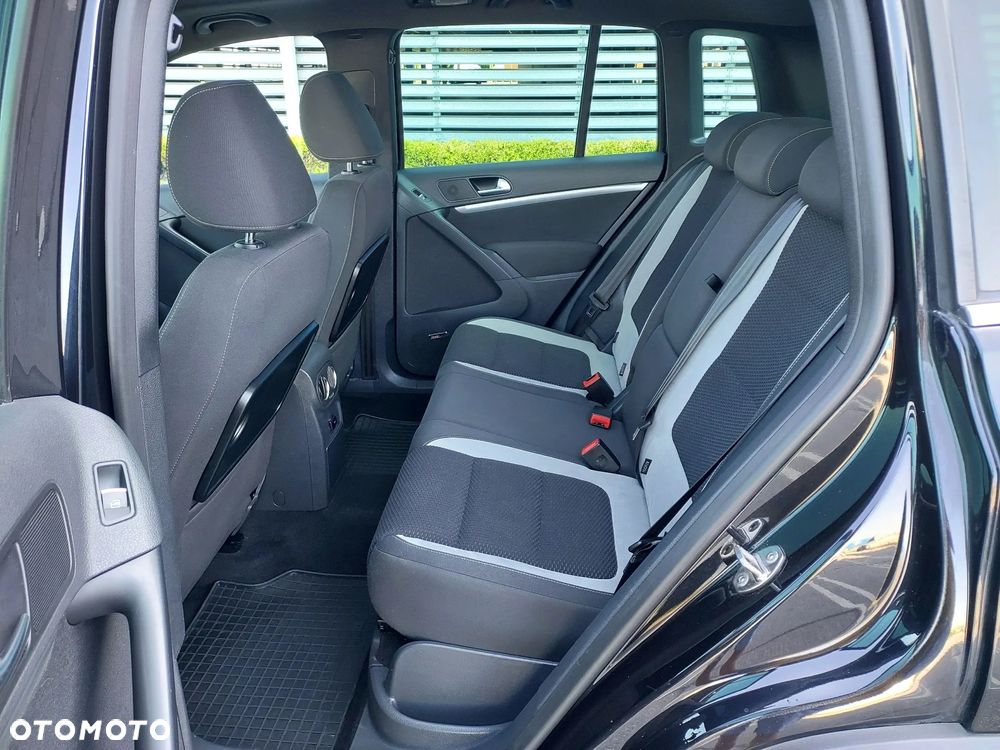 Volkswagen Tiguan 2.0 TDI 4Mot R-Style DSG - 24