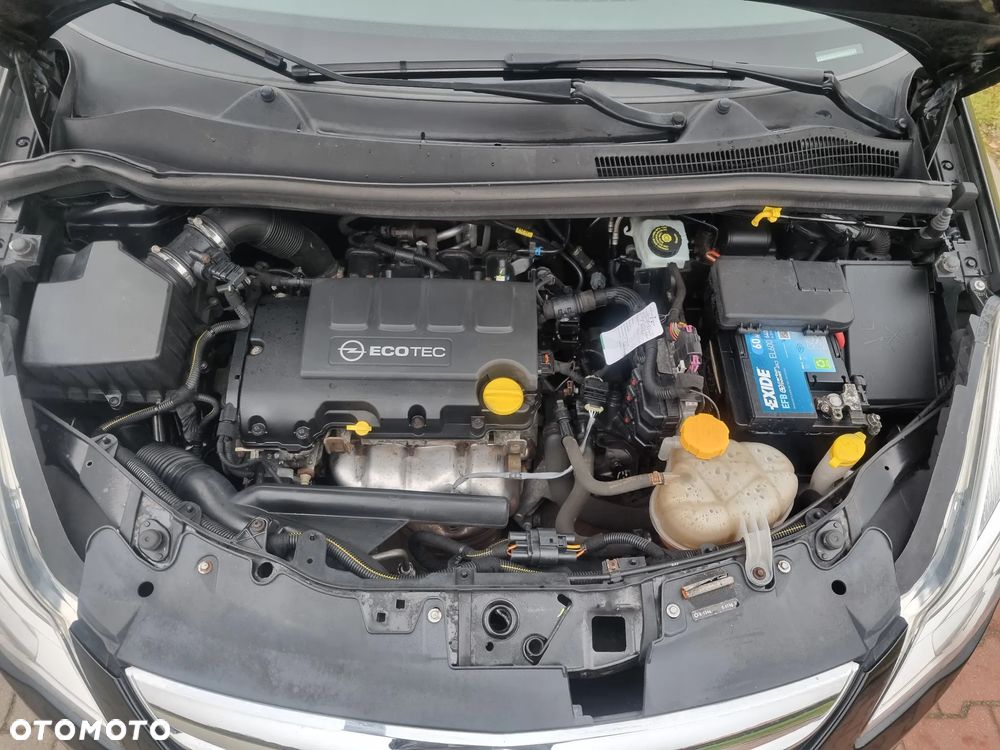 Opel Corsa 1.4 16V Cosmo - 30