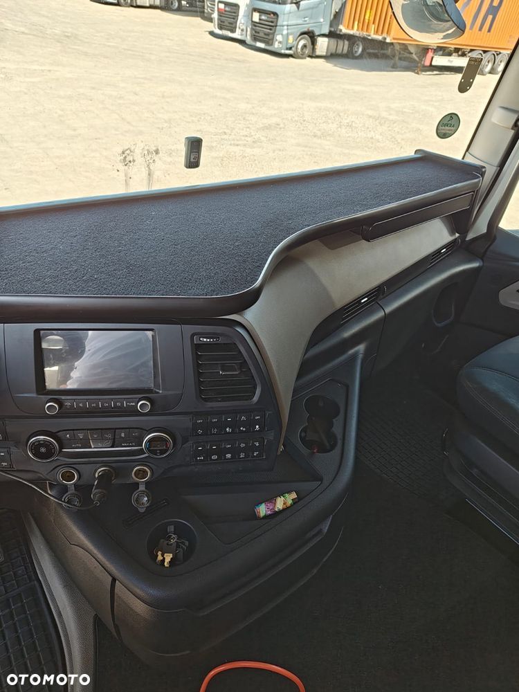 Ford F-MAX - 8
