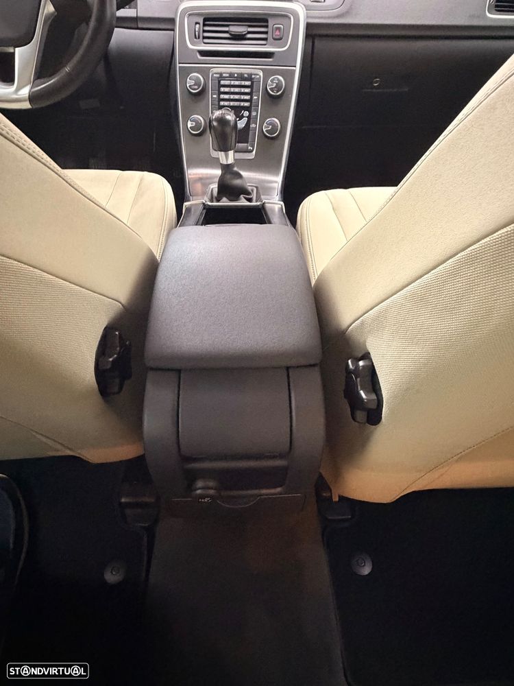 Volvo S60 2.0 D3 Summum Start/Stop - 42