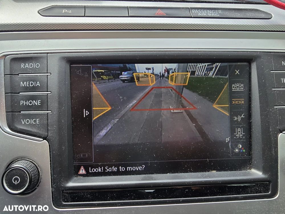 Volkswagen Passat Variant 2.0 TDI Highline - 16