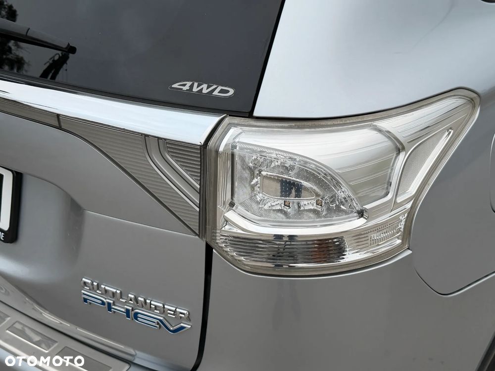 Mitsubishi Outlander - 23