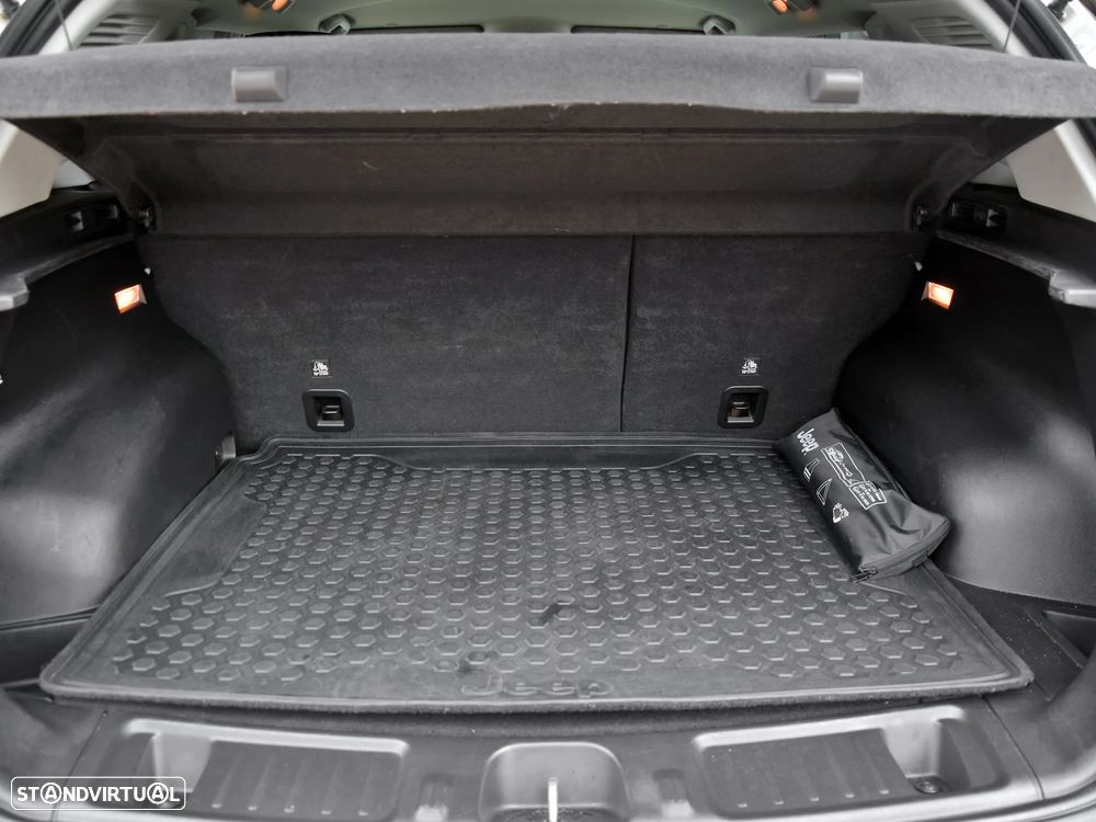 Jeep Compass 1.3 TG Trailhawk - 11