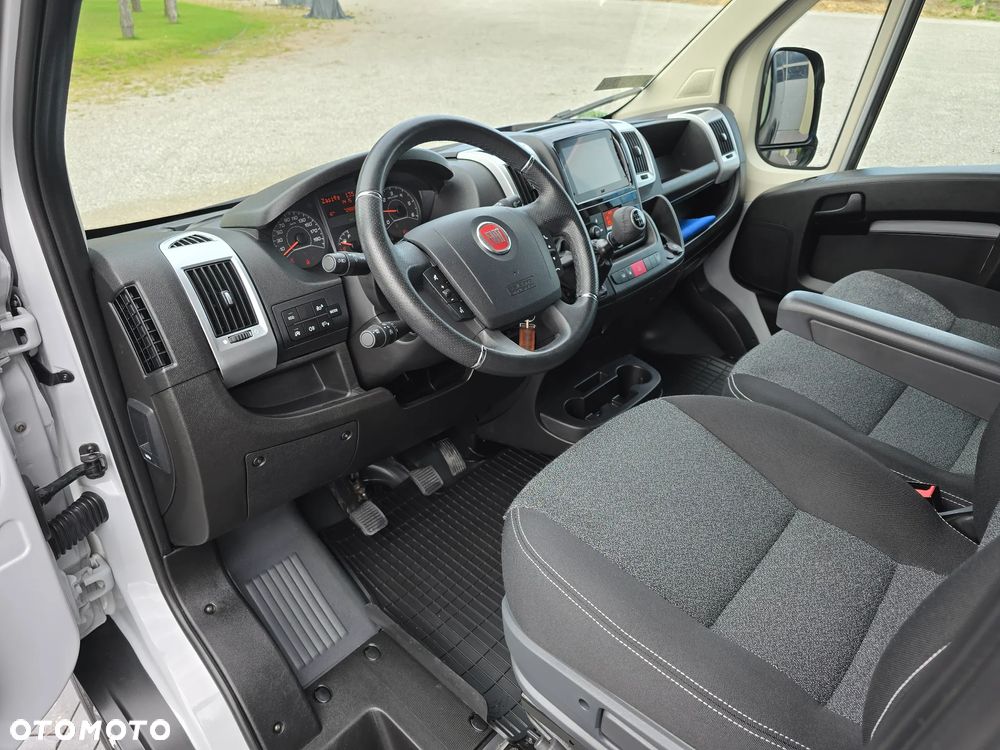 Fiat DUCATO L4H2 MAXI 1257Kg ŁADOWNOŚĆ SILNIK 2,3 IVECO POWER 180 KM SALON PL LEDY TEMPOMAT KAMERA COFANIA KLIMA AUOMATYCZNA SIEDZENIE KIEROWCY KOMFORTOWE, HYDRAULICZNE  OPONY ZIMA LATO SERWIS DO OSTATNIEGO Km STAN JAK NOWY - 14