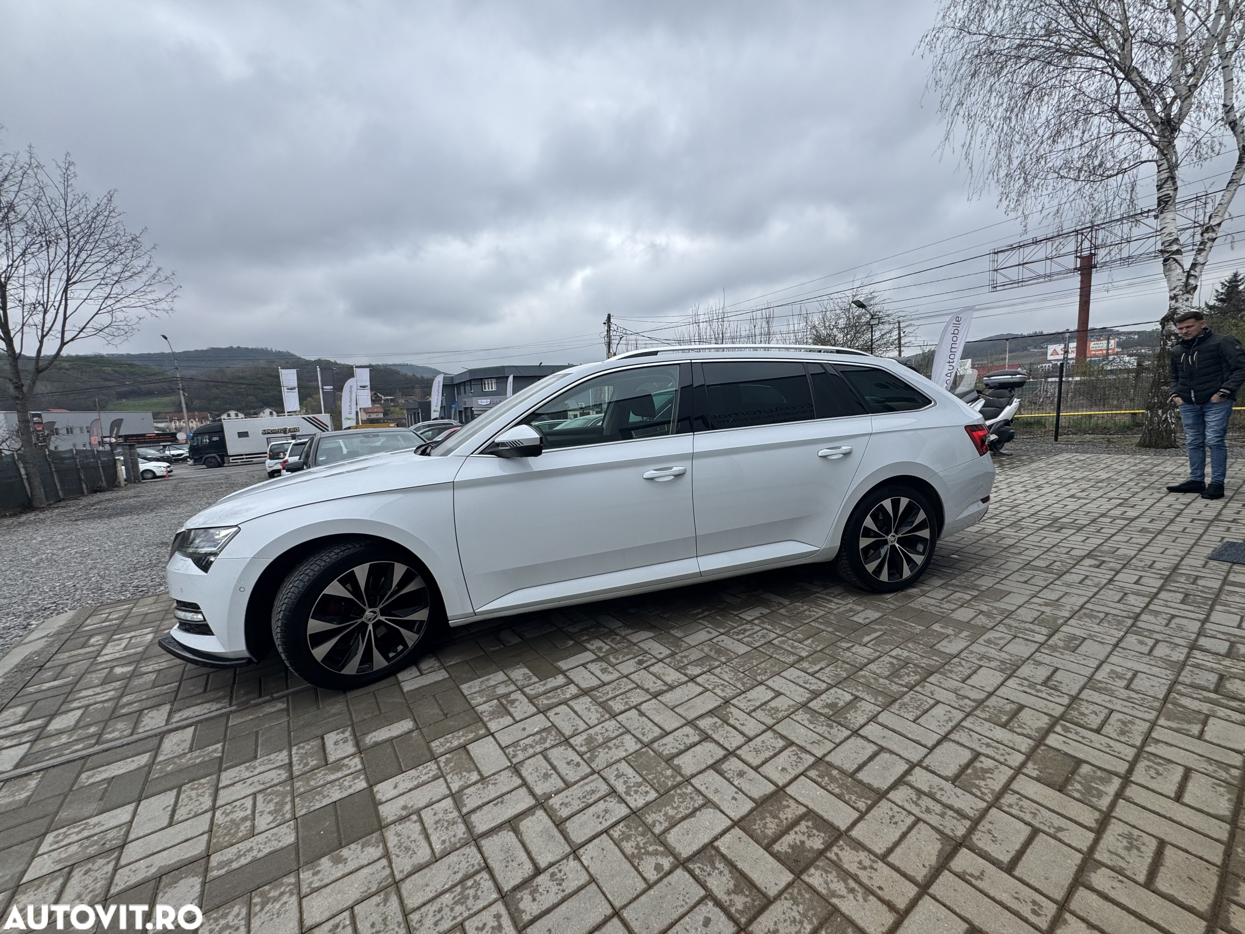 Skoda Superb 2.0 TDI DSG Sportline - 12