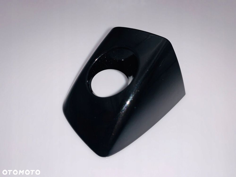 ZAŚLEPKA KLAMKI ZEWNĘTRZNA LEWA A6/A7/A8 OEM LY9B - 1