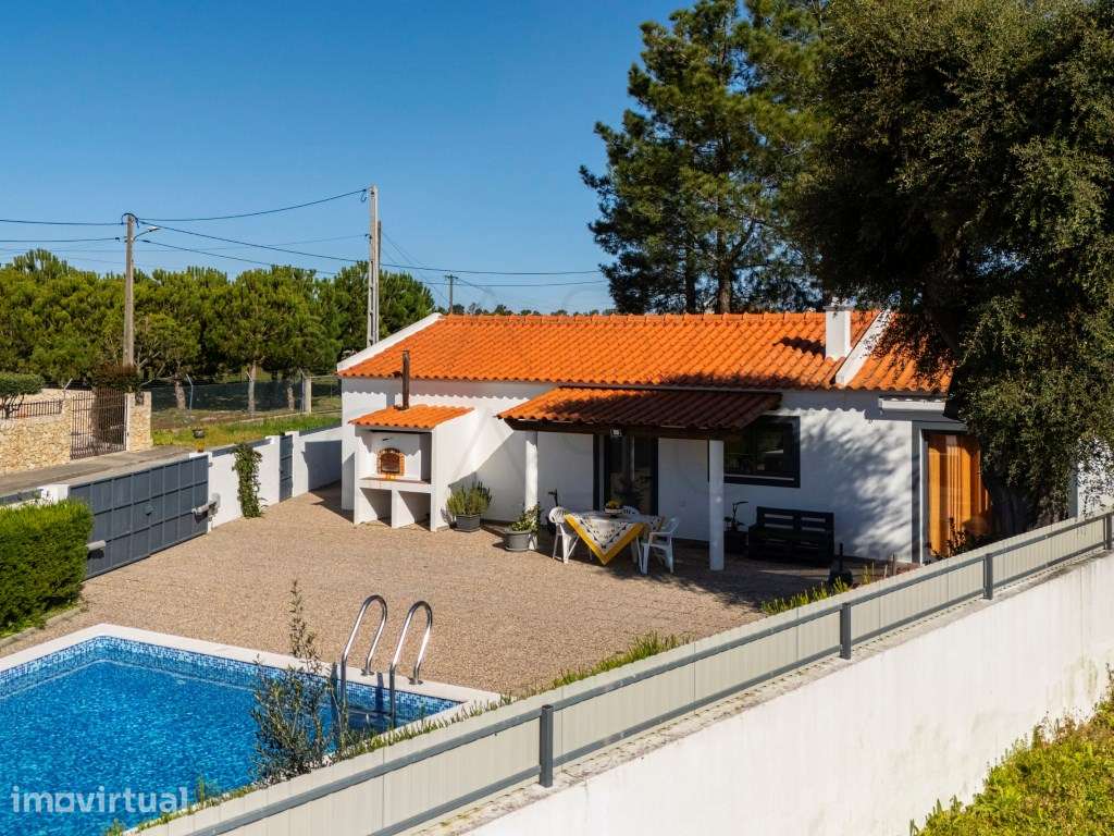 Moradia térrea com logradouro, piscina e estacionamento em Grândola - Grande imagem: 4/32
