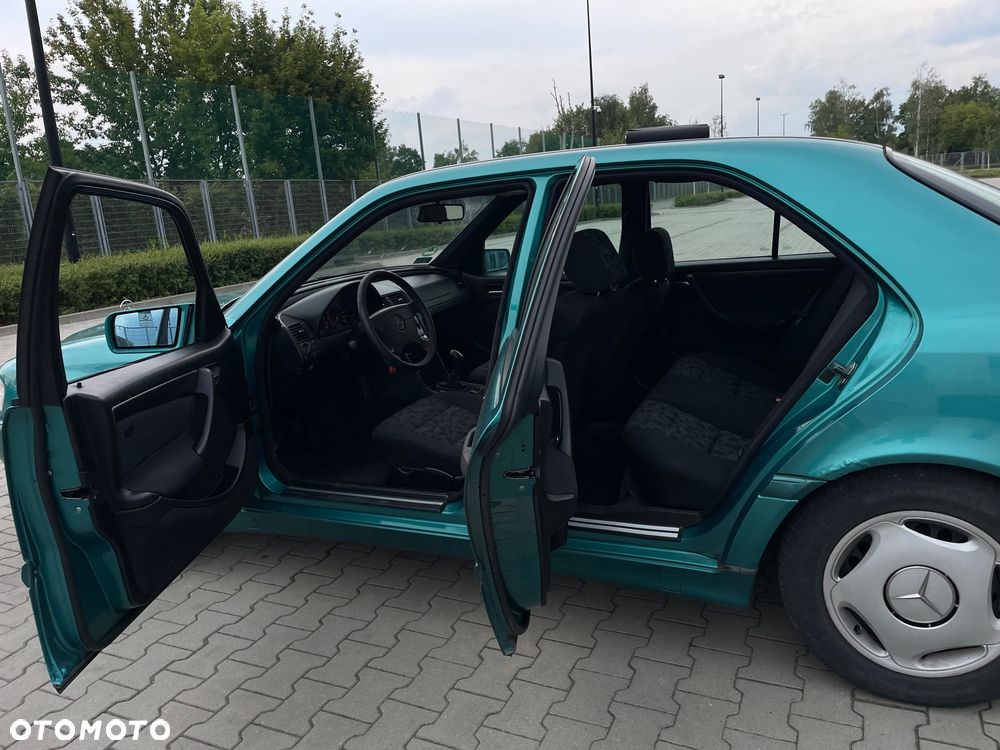 Mercedes-Benz Klasa C 220 T CDI Classic - 15