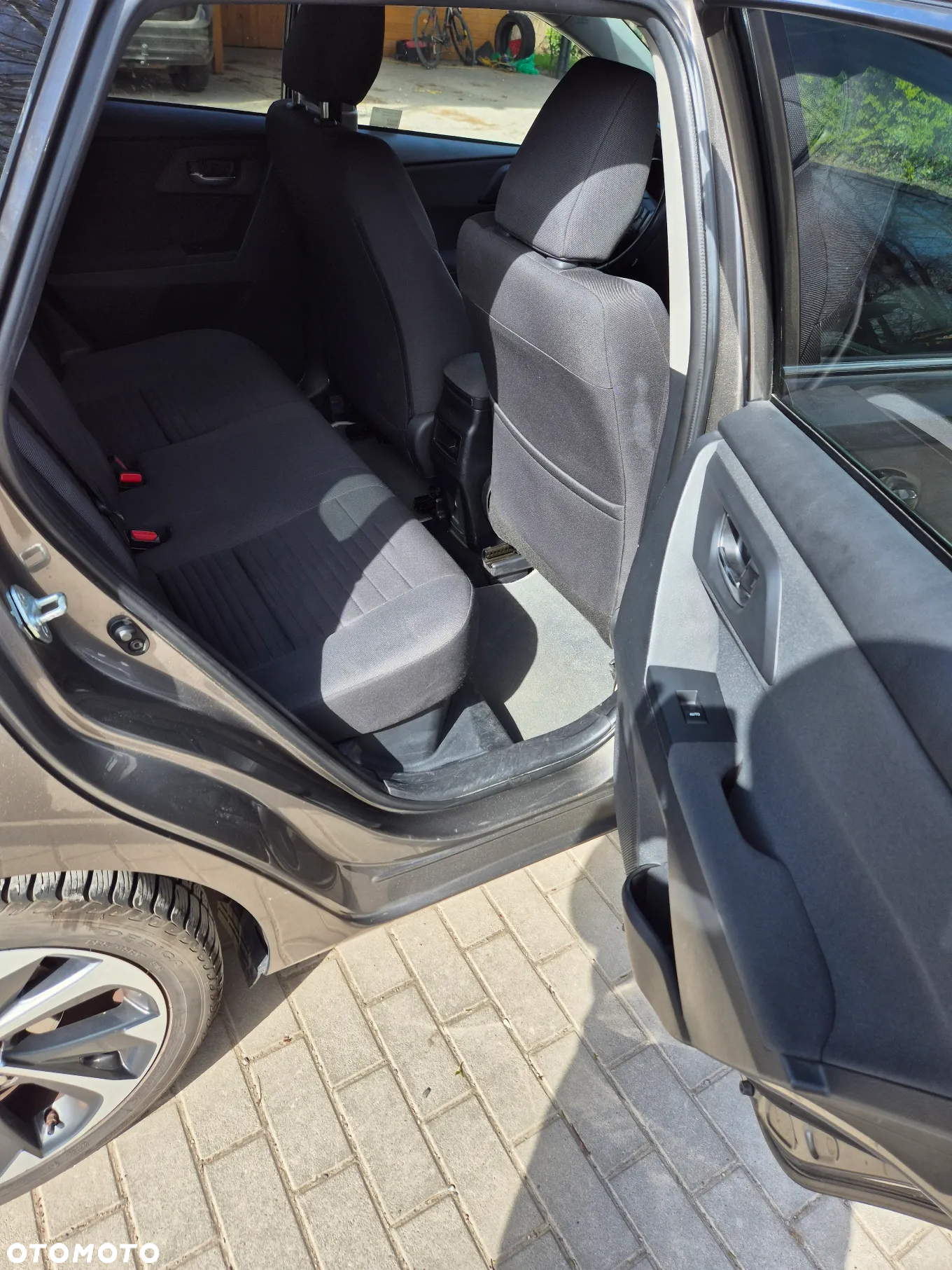 Toyota Auris Hybrid 135 Prestige - 12