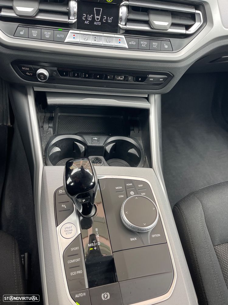 BMW 320 d Aut. Sport Line - 16