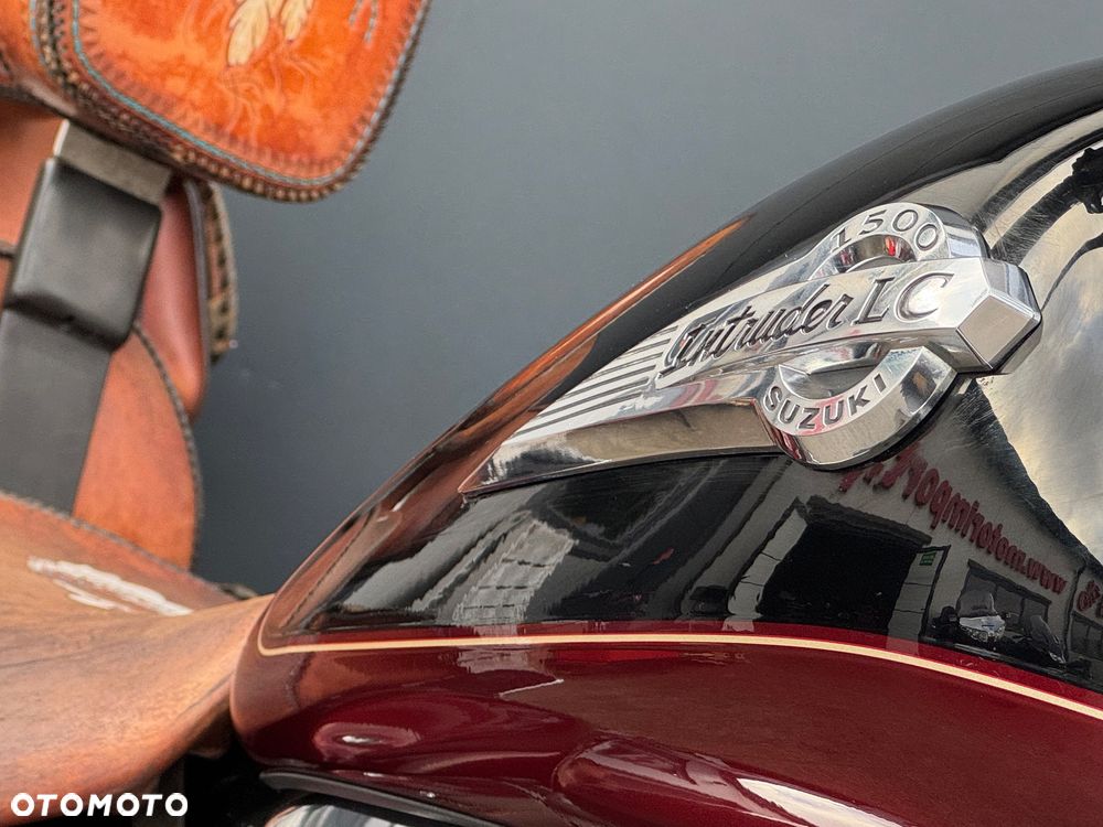 Suzuki Intruder - 4