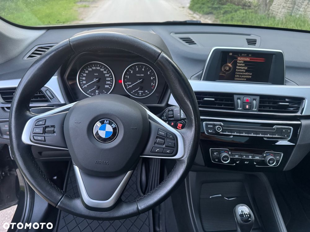 BMW X1 sDrive18i - 27