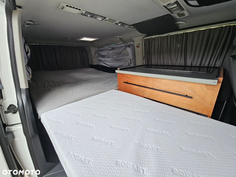 Volkswagen Multivan - 9