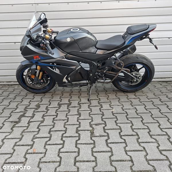 Suzuki GSX-R - 6