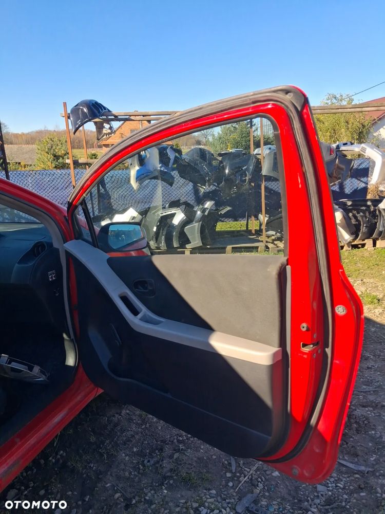 Toyota Yaris II 06 drzwi prawe 3P0 - 7