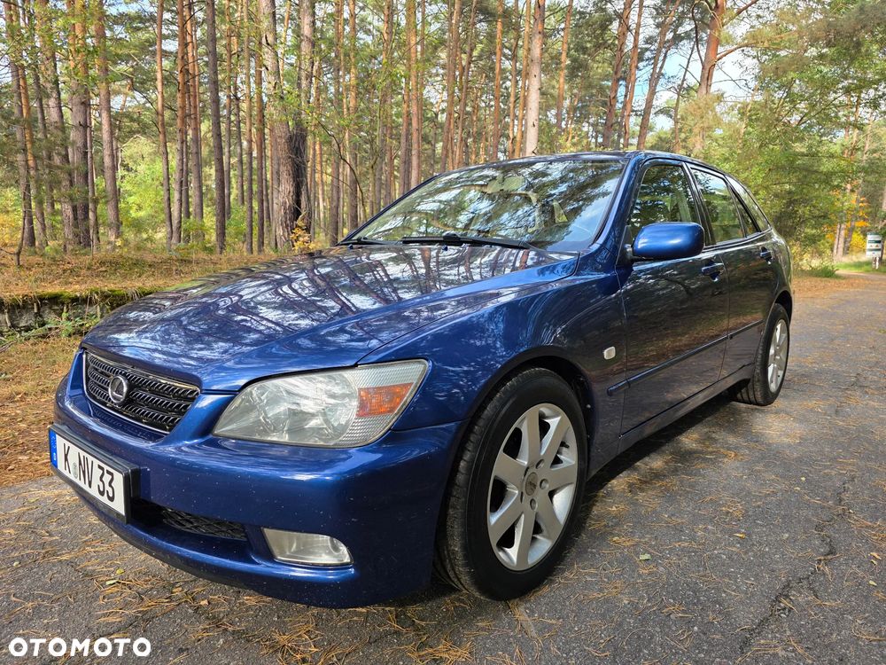 Lexus IS - 15