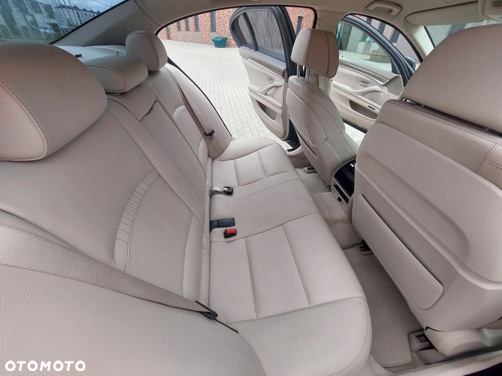 BMW Seria 5 525d xDrive Modern Line - 23