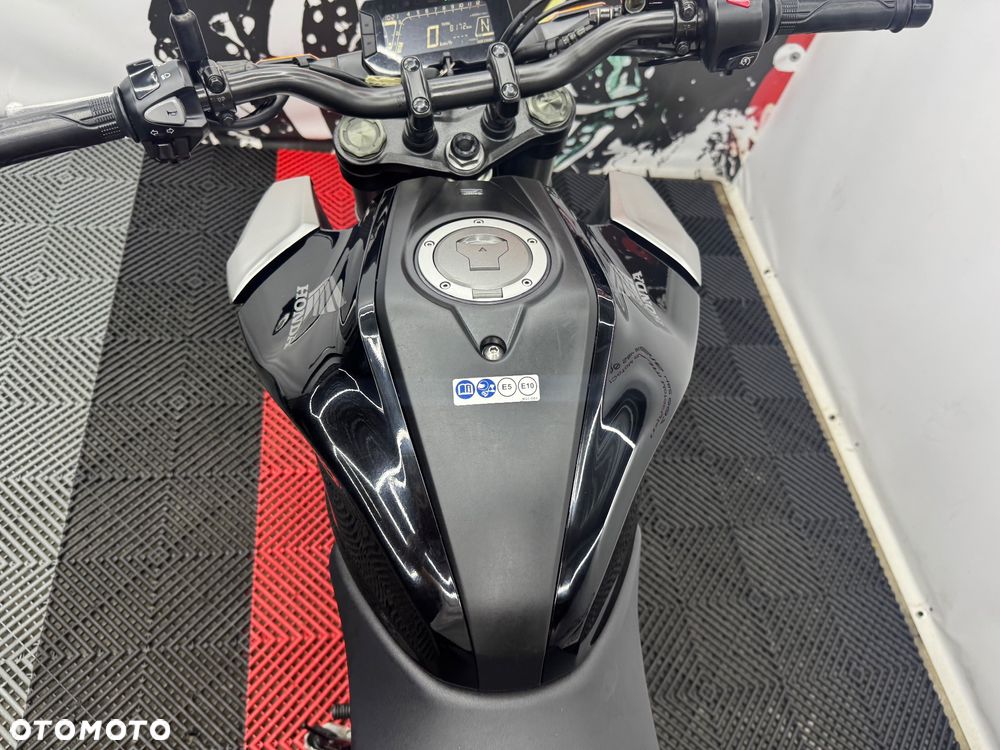 Honda CB - 17