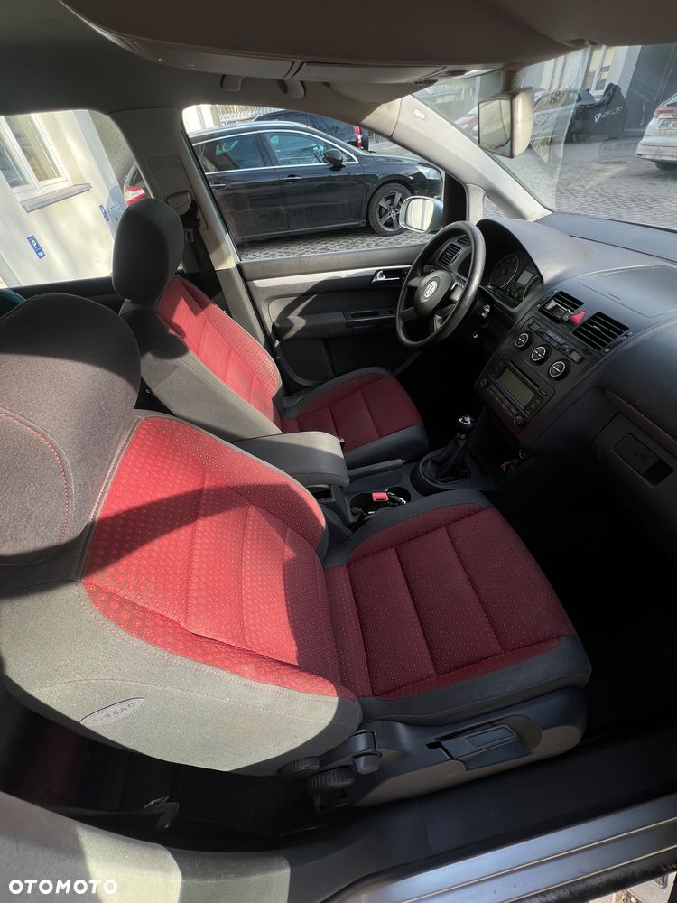 Volkswagen Touran - 7