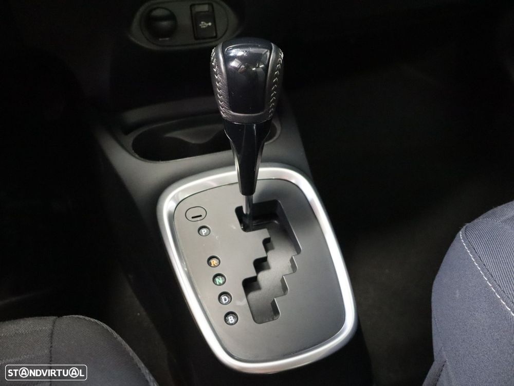 Toyota Yaris 1.5 HSD Comfort - 18