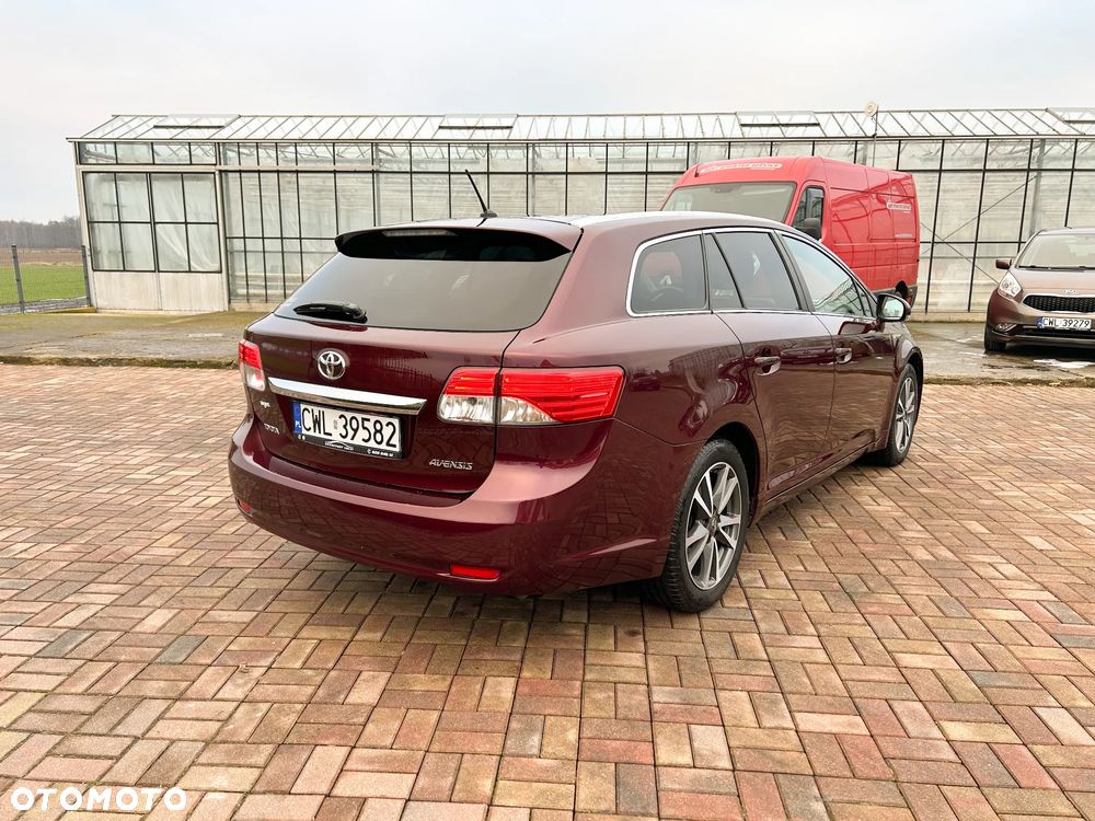 Toyota Avensis 1.8 Sol NAVI - 15