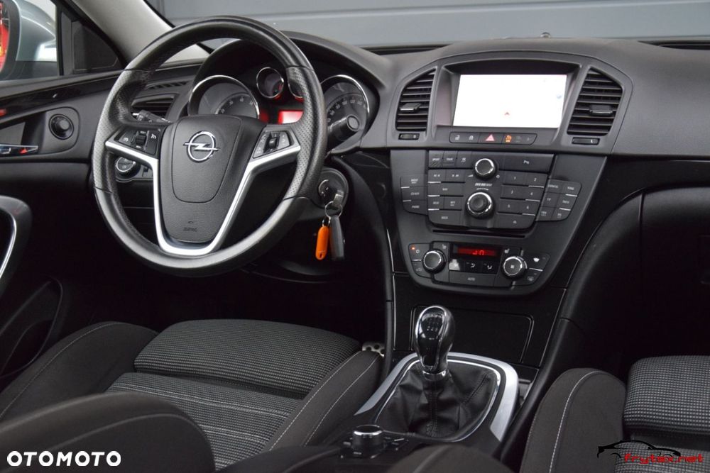 Opel Insignia - 25