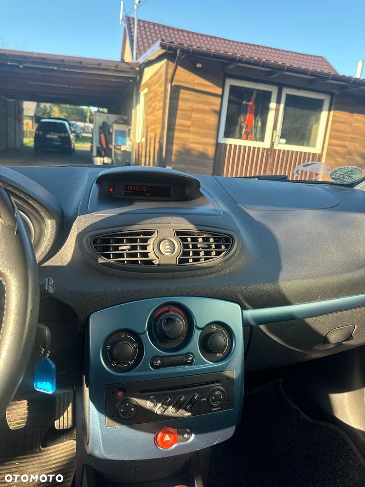 Renault Clio - 12