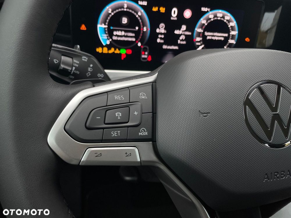 Volkswagen Passat - 16