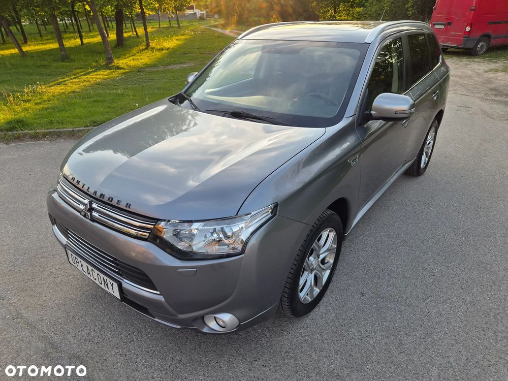 Mitsubishi Outlander - 10