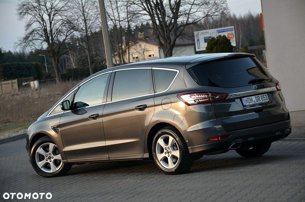 Ford S-Max - 11