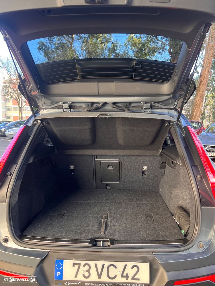 Volvo XC 40 1.5 T3 R-Design Tech Edition - 2