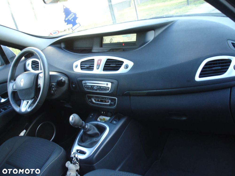 Renault Grand Scenic - 9