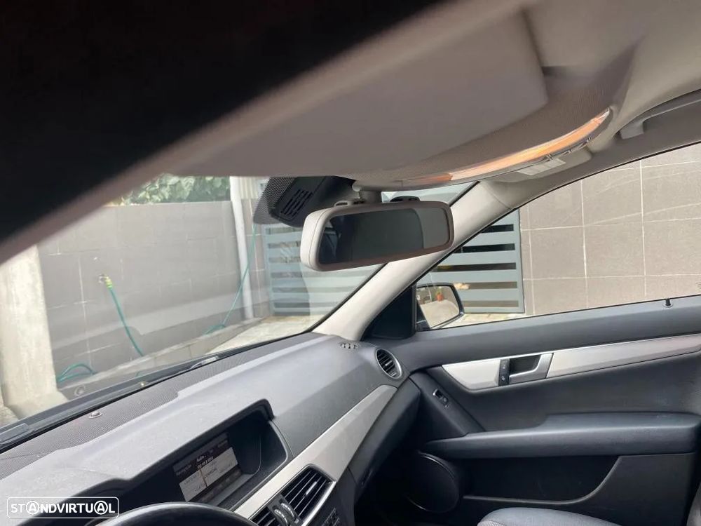 Mercedes-Benz C 220 - 27