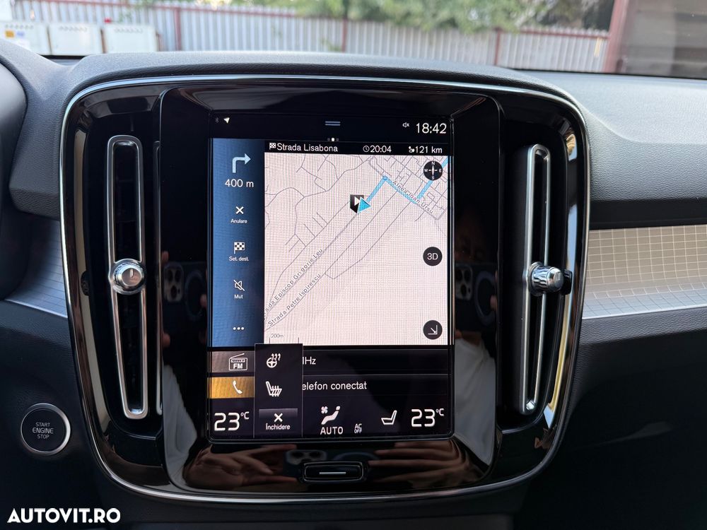 Volvo XC 40 B4 AT8 AWD Mild Hybrid Momentum Pro - 15