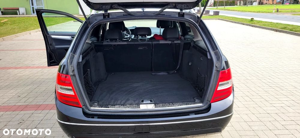 Mercedes-Benz Klasa C 220 CDI DPF (BlueEFFICIENCY) 7G-TRONIC Avantgarde - 15