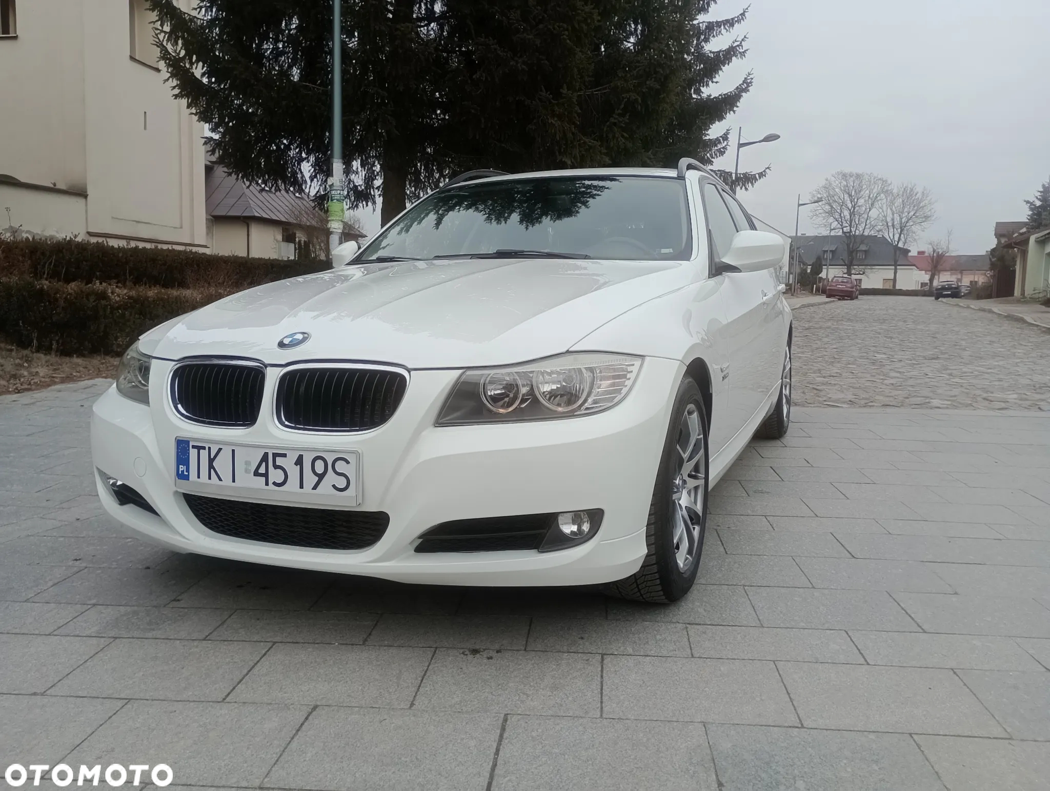 BMW Seria 3 320d xDrive DPF Touring - 8