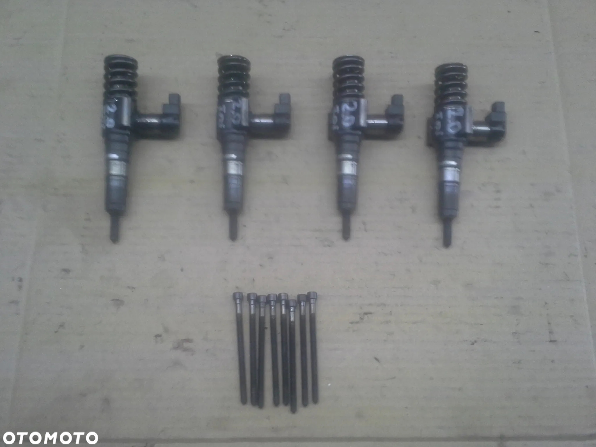 Volkswagen Passat B6 2.0 16V TDI BKP pompowtryskiwacze Continental-Siemens komplet - 3