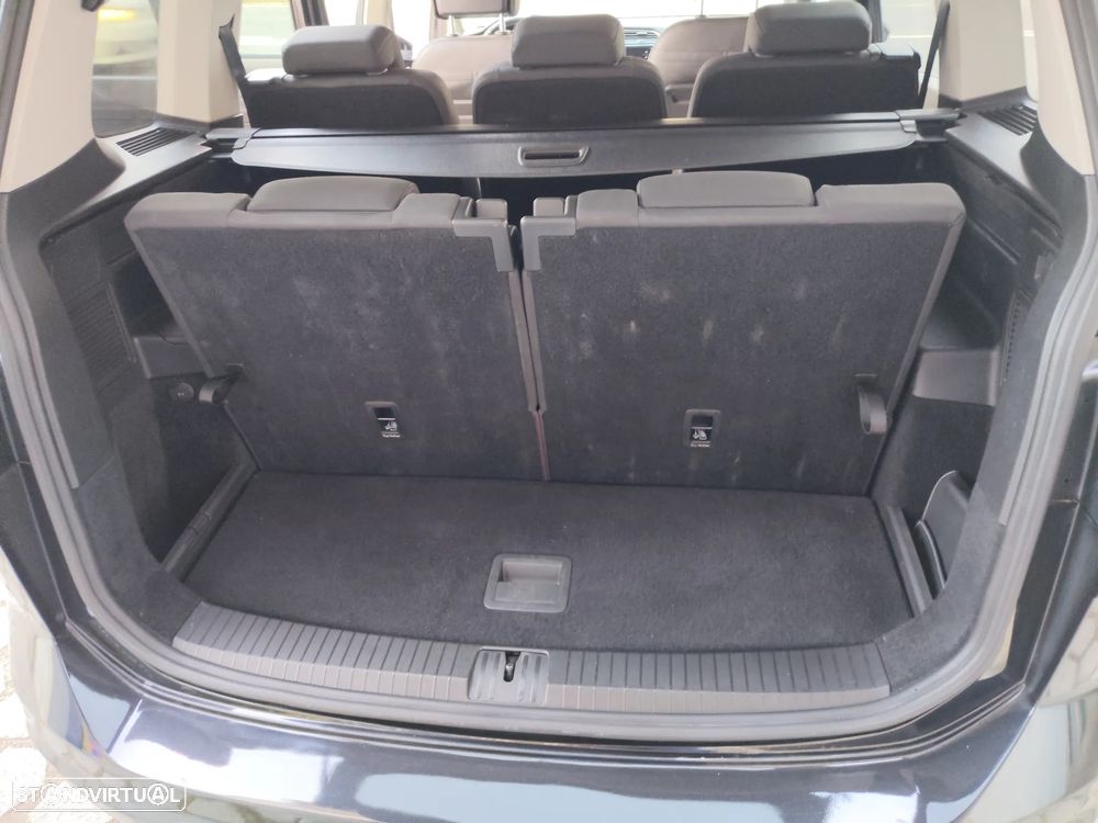 VW Touran - 8