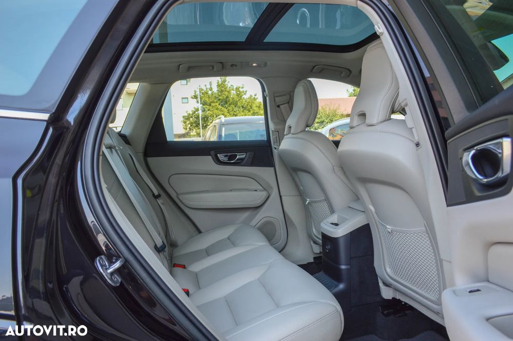 Volvo XC 60 T6 AWD Ultra Black Edition - 18