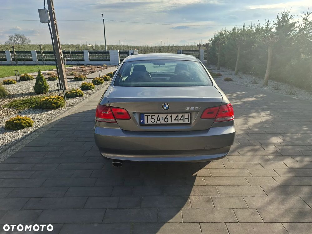 BMW Seria 3 320i - 4