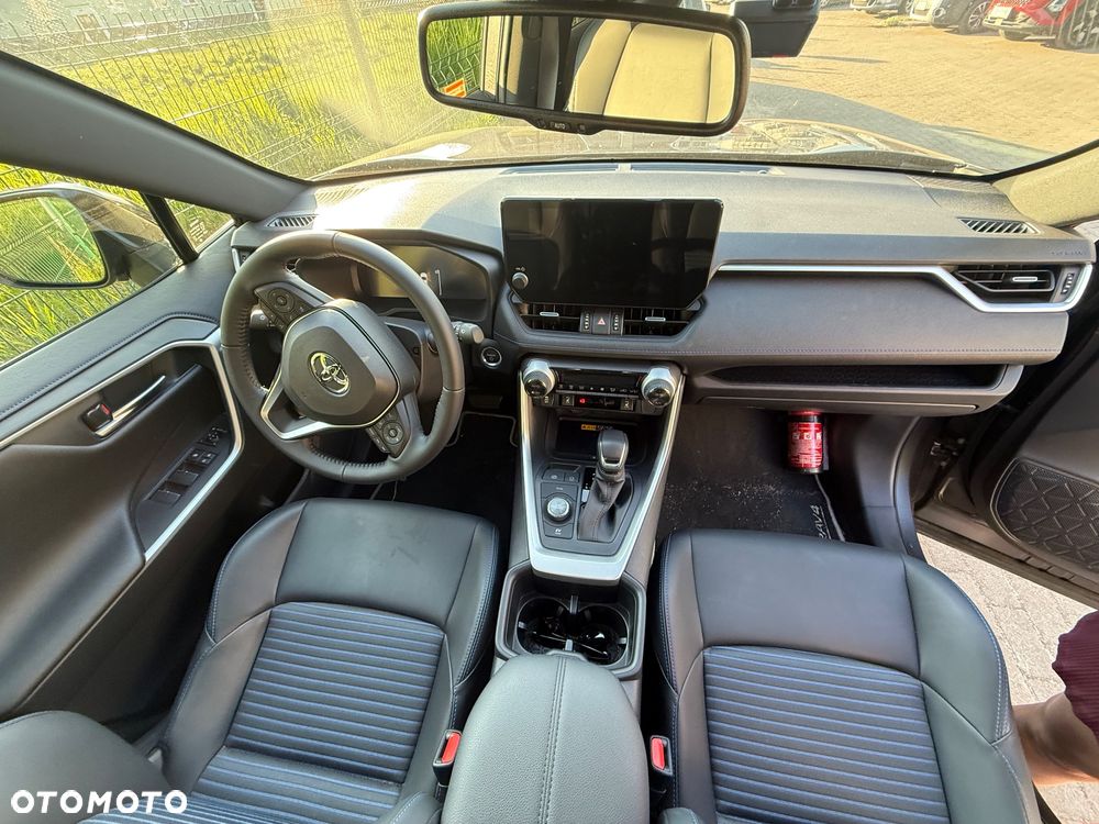 Toyota RAV4 - 6