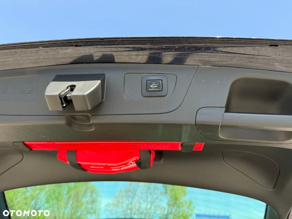 Opel Insignia 2.0 CDTI automatik Business Innovation - 30