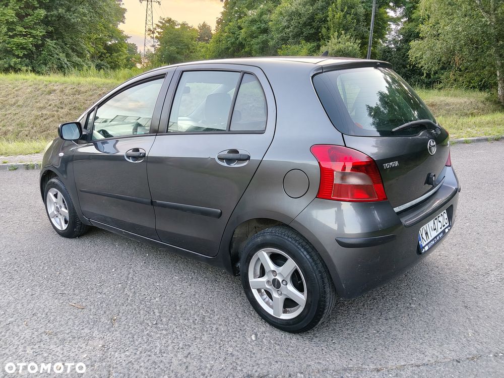 Toyota Yaris 1.0 Terra EU5 - 3